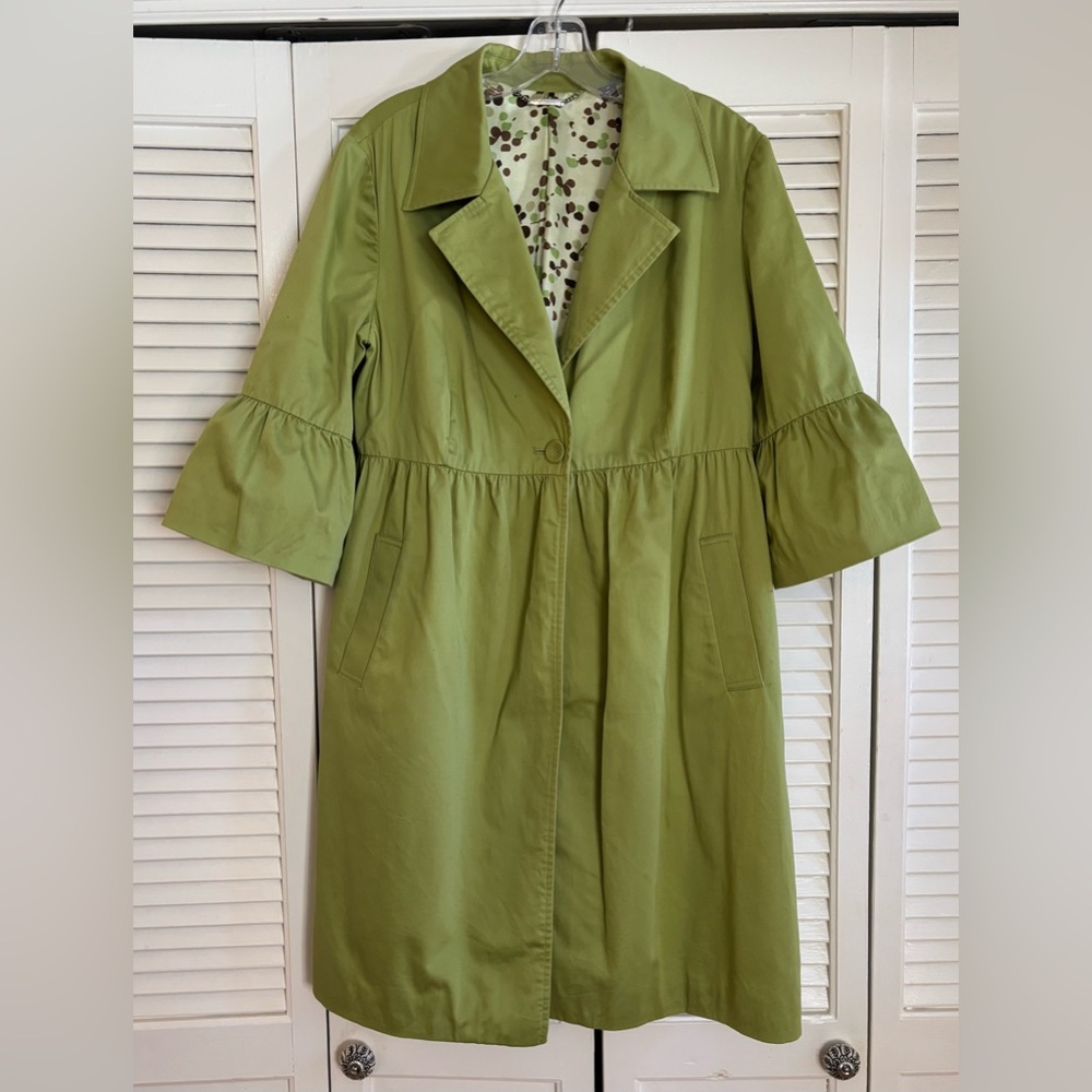 GREEN 3/4 sleeve RUFFLED spring TRENCH COAT feminine baby doll cut! SIZE LARGE